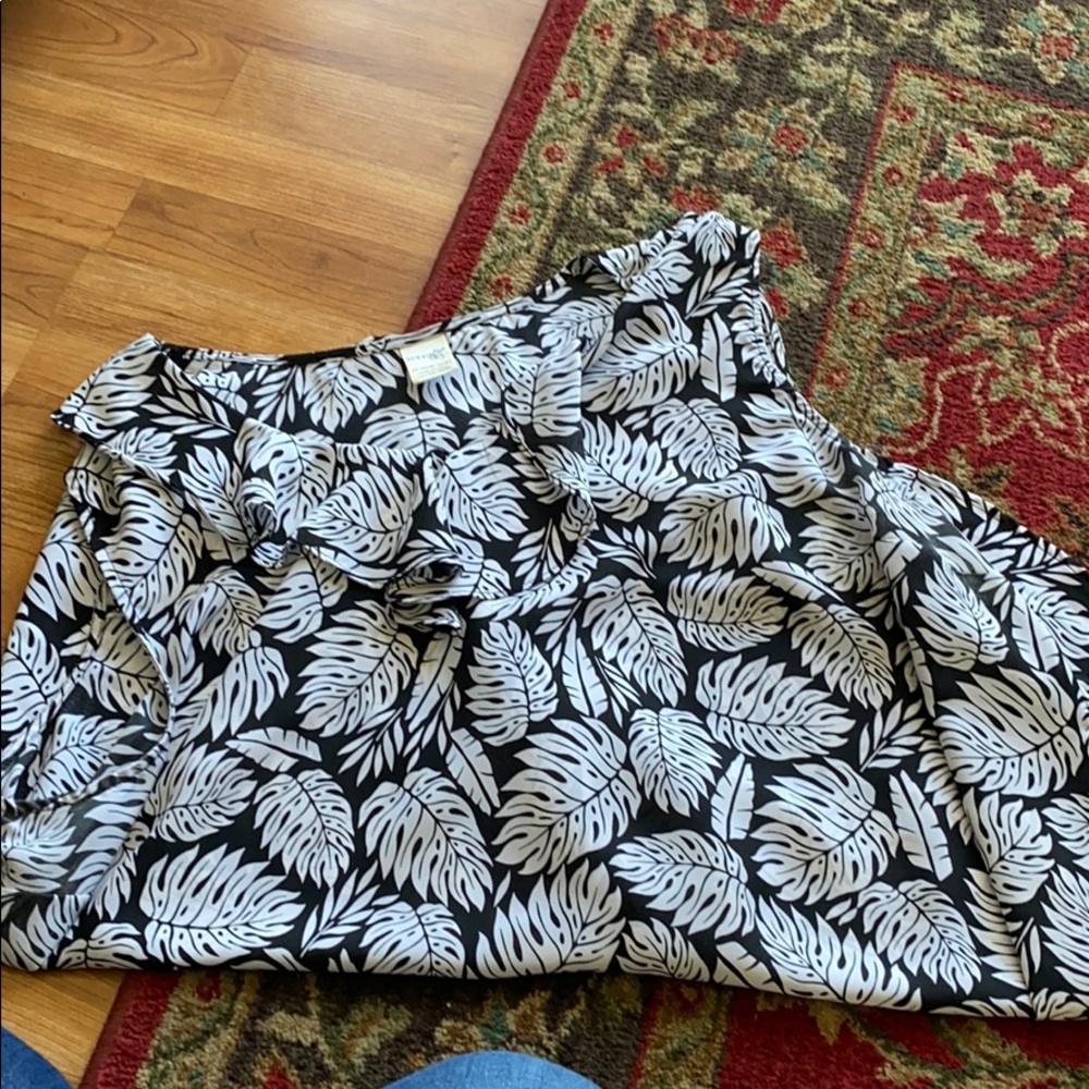 Black and white tank top